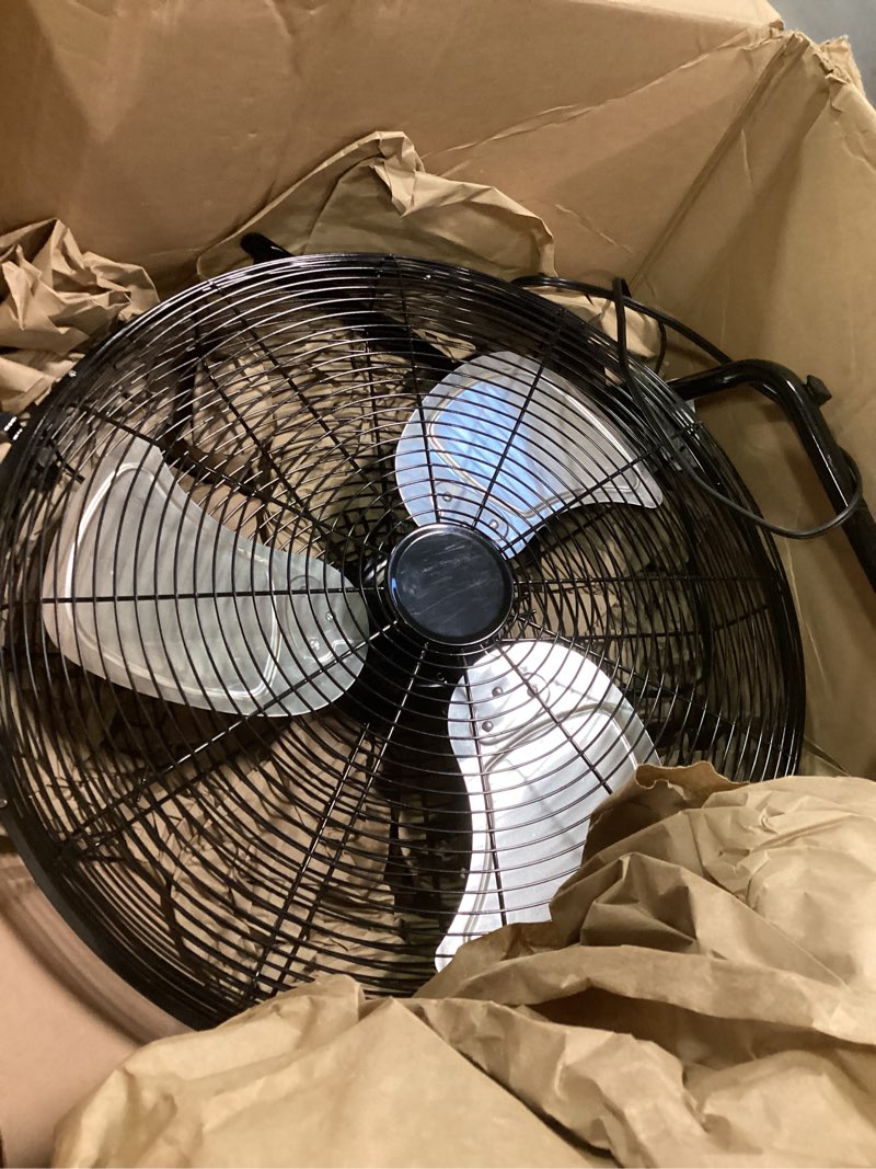 https://lotting-media.assets.bidfta.com/lotting_a4913655-00cd-4672-8a9e-6ce22870a510