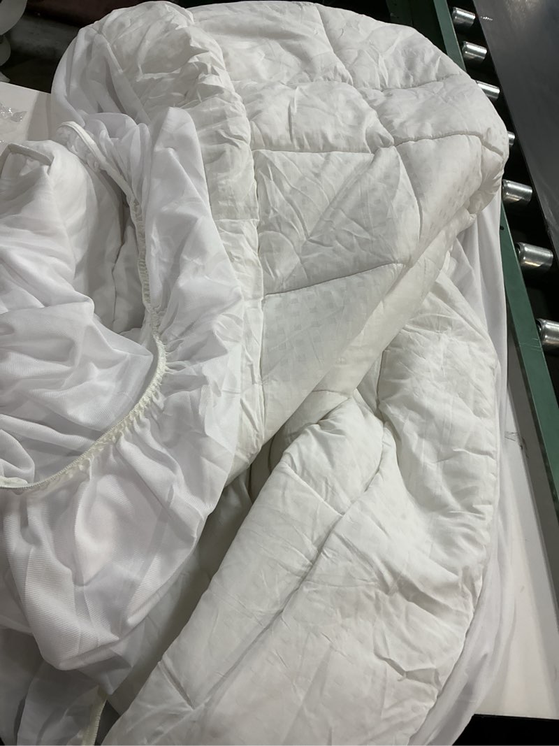 Condition photo showing As Is for (Similar )Cloud-Like Full Size Mattress Topper - 100% Cotton Top Mattress Pad for Back Pain Relief - Breathable & Naturally Cooling for Hot Sleepers, White White Full