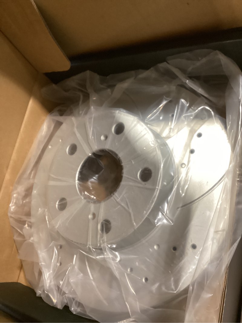 Condition photo showing Good Condition for MOTOREVO Front Geomet Brake Rotors Kit Compatible with RAV4 [2006-2018, 296mm11.7in] [2006-2012 ONLY Third Row Seating, NOT 2 Row] [2013-2018 Except LE] Replacement Discs and Ceramic Brake Pads Front 2006-2018 3rd Row Seat, 13-18 exc LE, 11.7in Front