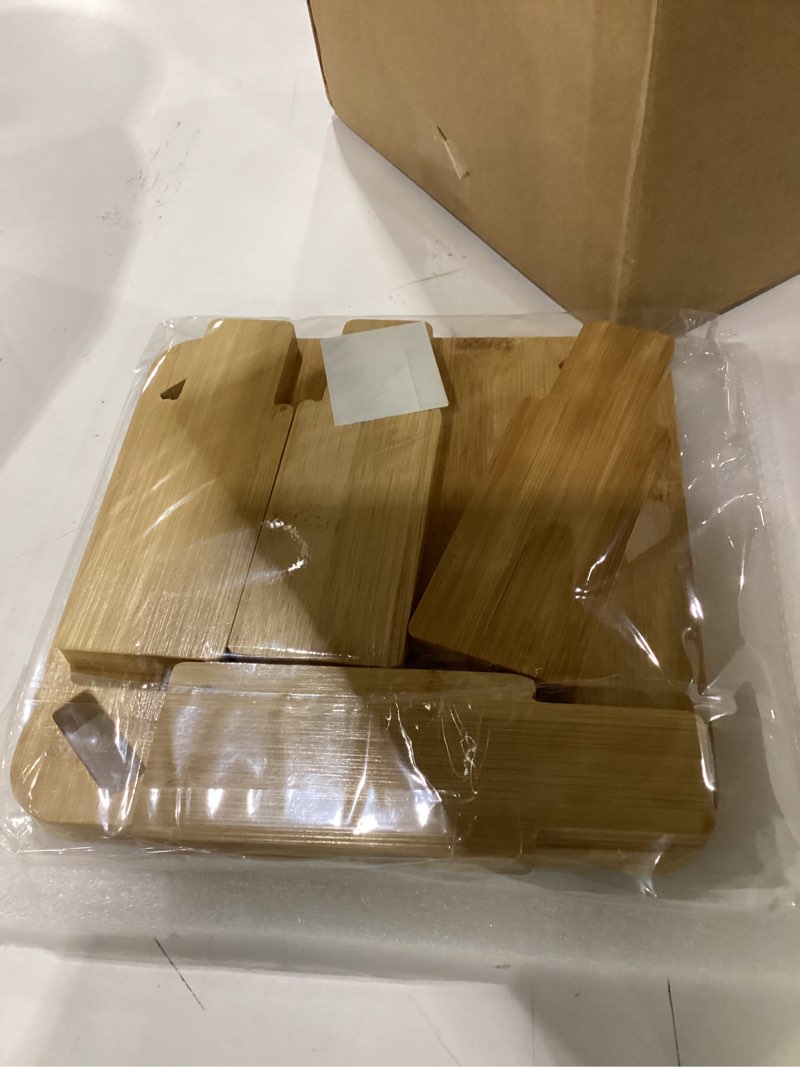 Condition photo showing New/Like New for drink dispenser with wood stand