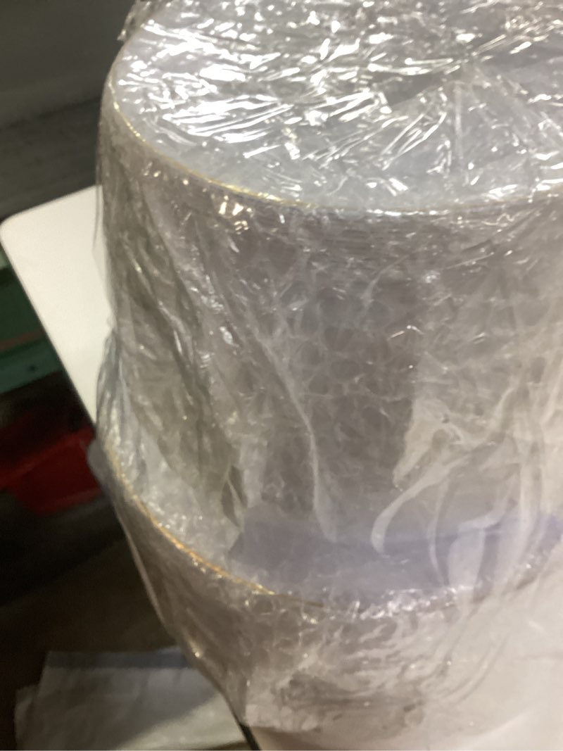 Condition photo showing Good Condition for KIRE 200PCS Gold Plastic Plates - Disposable Plates for Party - White Plastic Plates with Gold Rim Include 100 for Dinner and 100 for Dessert/Salad in Wedding/Thanksgiving Gold 200 PCS