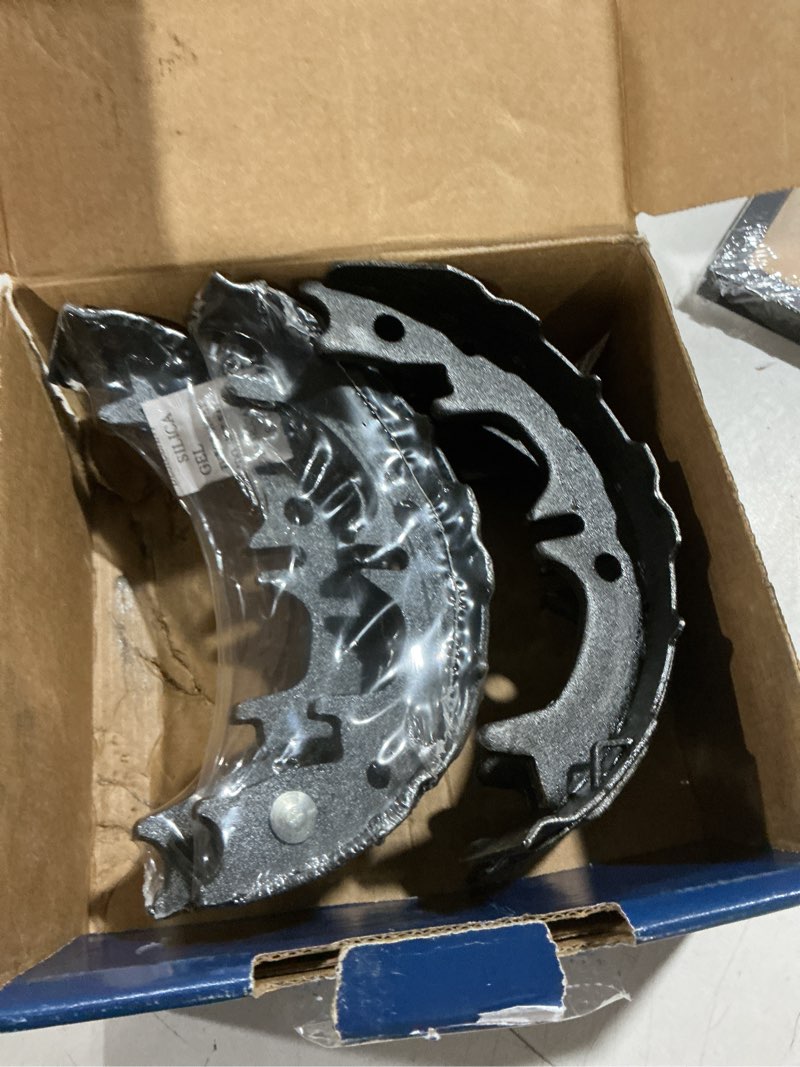 Condition photo showing Good Condition for bosch bs859 blue parking brake shoe set - compatible with select lexus es250, es300, es330, es350, r