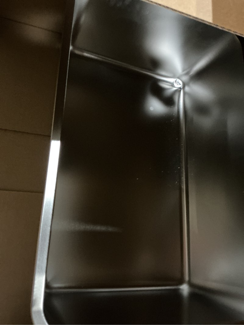 Condition photo showing Good Condition for stainless steel litter box, xxl extra large cat litter box,high-sided metal litterbox for big cat,multiple cats,easy to clean,non stick and no smell,23.6x15.7x8inch xl:23.6x15.7x8inch
