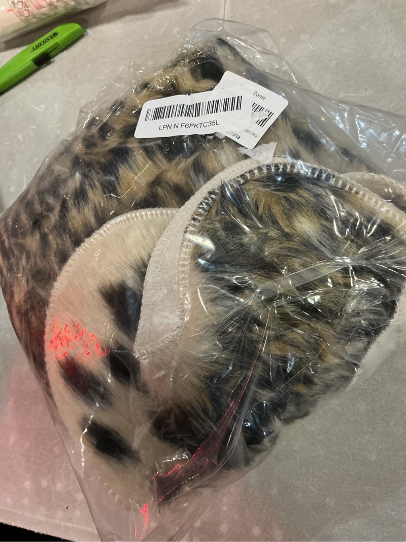 Condition photo showing Good Condition for leopard print area rug, faux cheetah print rug soft plush animal skin pattern faux fur rug for living room, bedroom, home decor 39 x 37 inches 3'1" x 3'3" (rectangular) leopard
