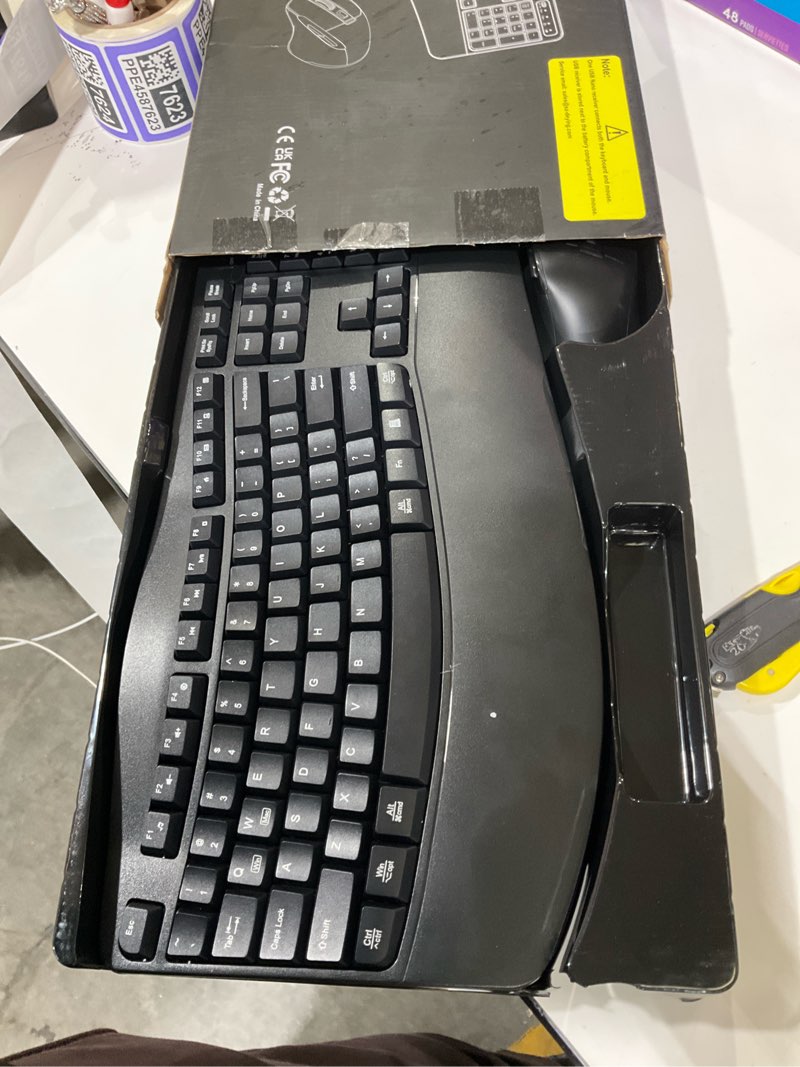 Wireless Keyboard and Mouse Combo, 2.4G Full Size Wave Keys Ergonomic Keyboard with Wrist Rest and 3-Level DPI Adjustable Wireless Ergonomic Mouse for Windows, Mac OS Desktop/Laptop/PC(Black)