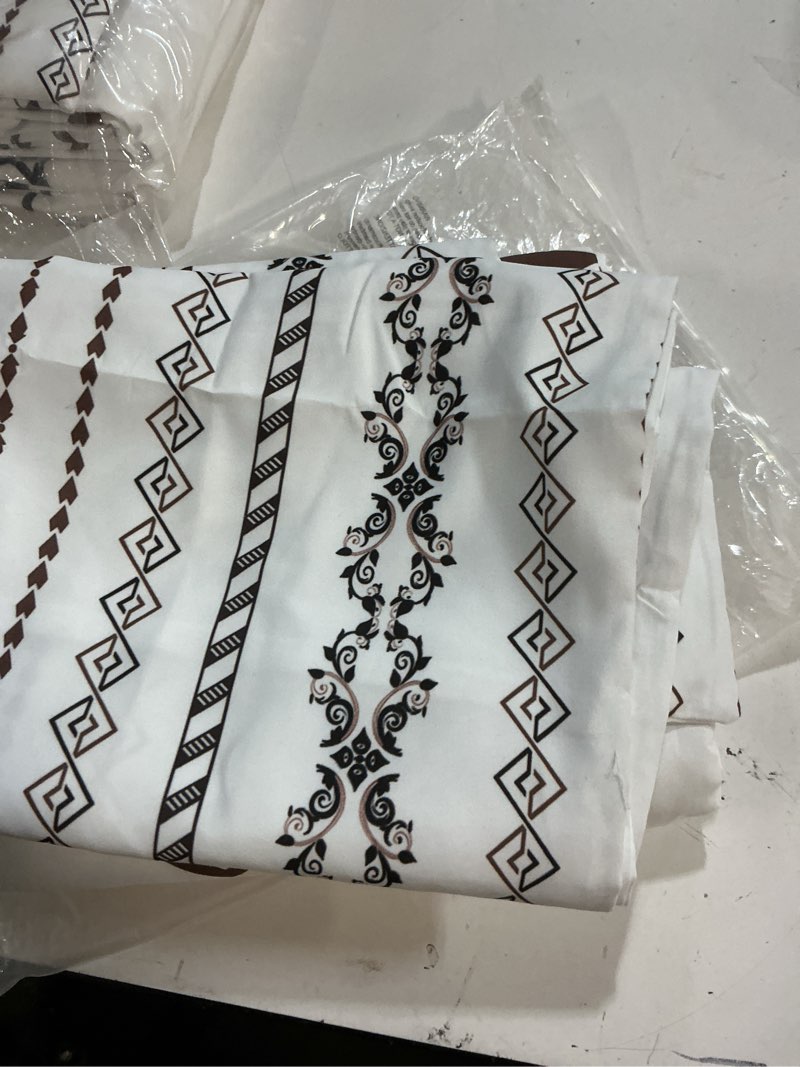 Condition photo showing Good Condition for YuHeGuoJi White Aztec Duvet Cover Queen 100% Cotton Black Boho Duvet Cover 3 Pcs Set 1 Vintage Bohemian Arrow Patterned Duvet Cover with Zipper Ties 2 Pillowcases Tribal Geometric Bedding Set Luxury