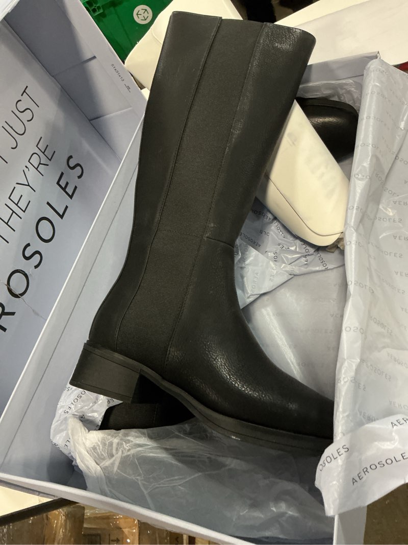 Condition photo showing Good Condition for Aerosoles womens Daria 8 Wide Black Grainy Faux Leather