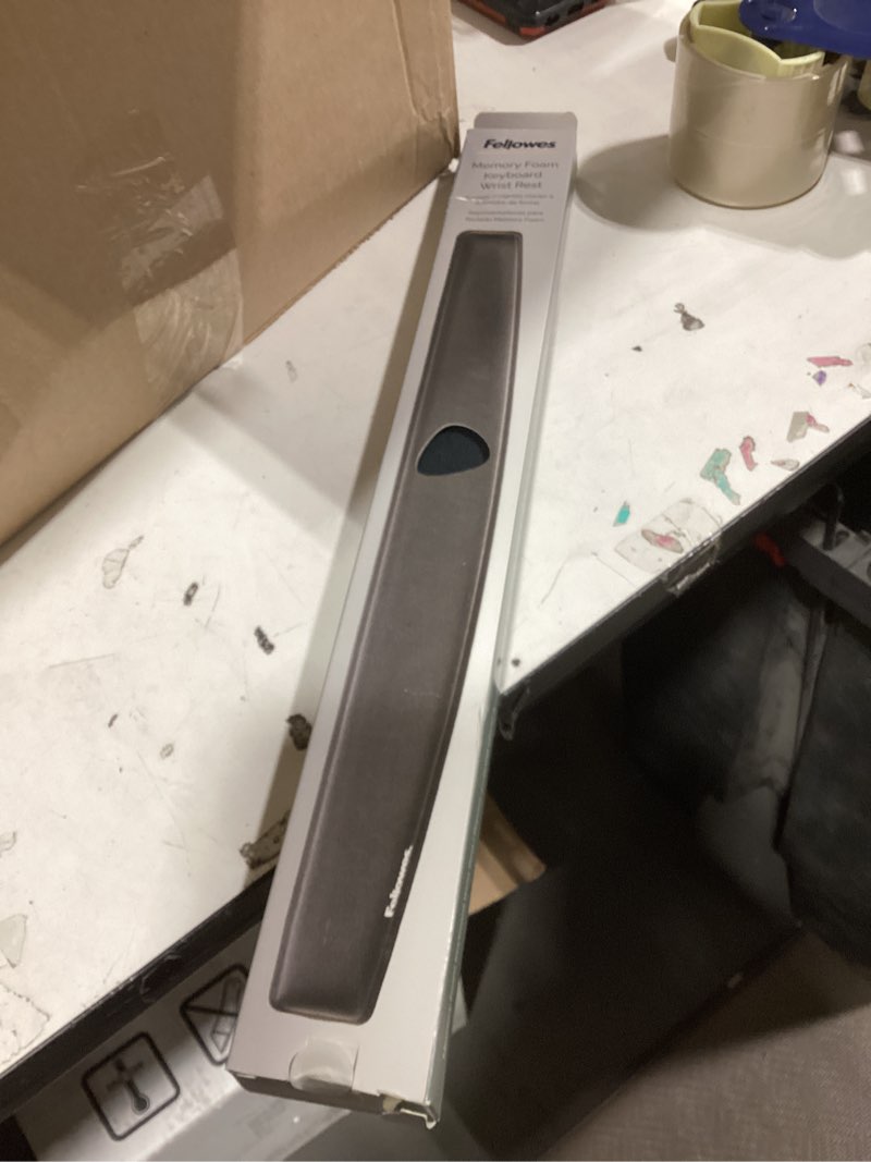 Condition photo showing New/Like New for fellowes memory foam keyboard wrist rest - black (9178201)