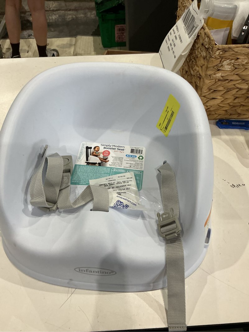 Condition photo showing Good Condition for infantino simply modern booster seat with 3-point safety harness, contoured seat, and easy-clean design for babies and toddlers
