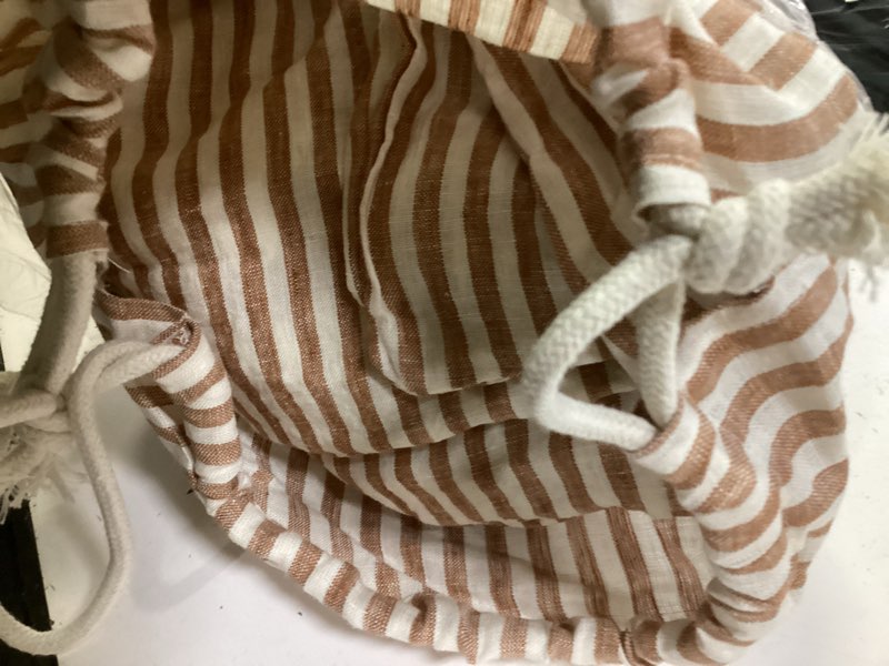 Condition photo showing Good Condition for quince organic linen striped bedding full queen