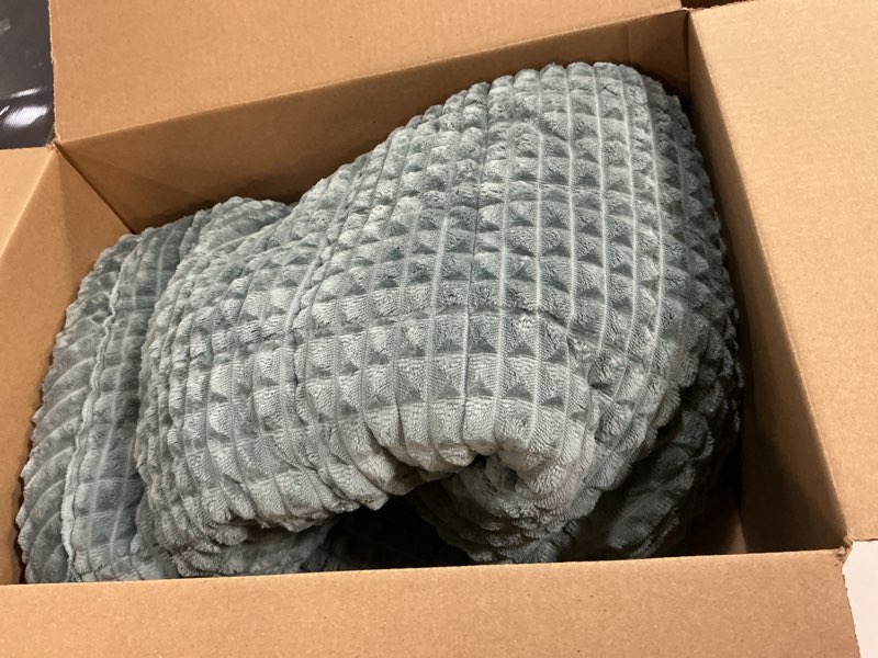 Condition photo showing Good Condition for Disayu Couch Cover for Dogs Washable, Non-Slip Pet Couch Covers for Sofa, Fuzzy Dog Couch Cover Blan