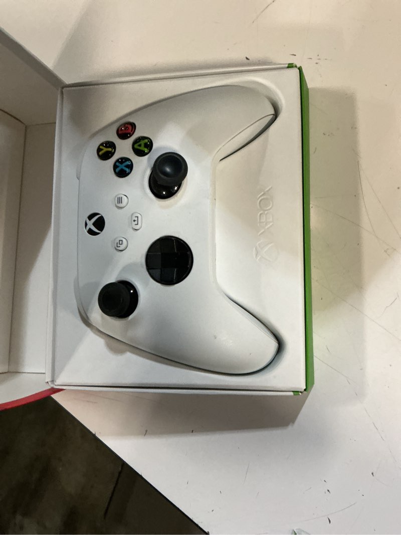 Condition photo showing Good Condition for xbox wireless gaming controller (2025) – pulse red – play on xbox, windows, android, ios, firetv sticks, smart tvs, vr headsets
