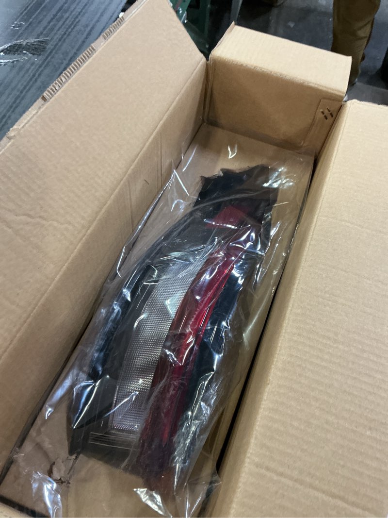 Condition photo showing New/Like New for Huray Right Outer Tail Light Fit for Jeep Grand Cherokee/Jeep Grand Cherokee L 2021-2024 OE Factory RH Taillight LED Rear Lamp Assembly Replacement for 68421132AD Passenger Side