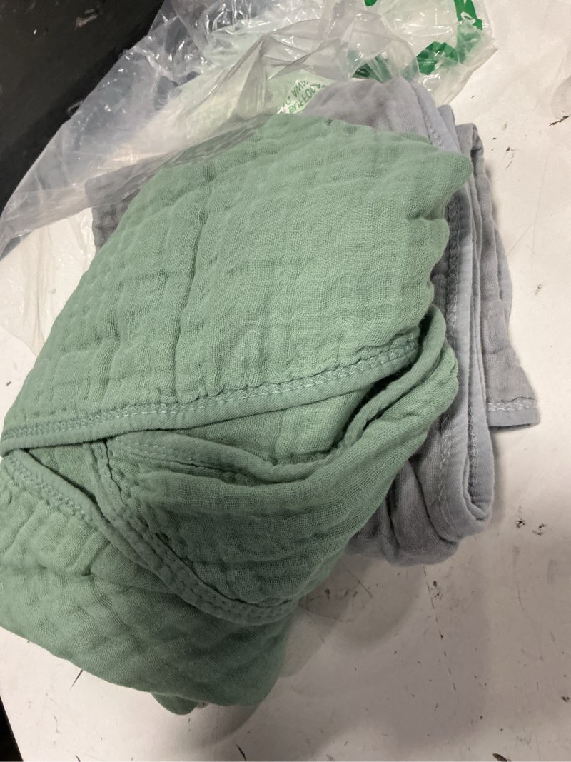 Condition photo showing As Is for yoofoss hooded baby towels for newborn 2 pack 100% muslin organic cotton baby bath towel with hood for babies, infant, toddler and kids, 32x32inch, soft and absorbent newborn essential,grey&dark green grey and dark green 32 x 32 inch
