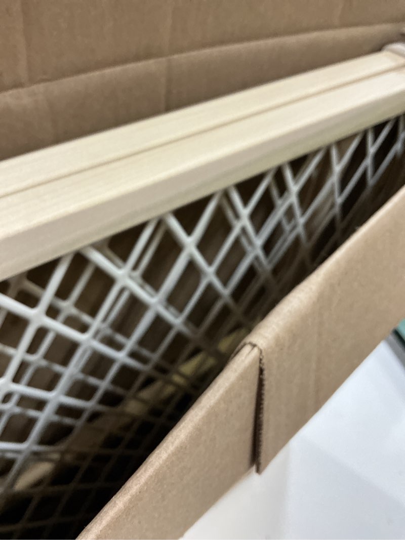 Condition photo showing New/Like New for north states easy adjust diamond mesh pet gate  white  wood  26.5  - 42  x 23