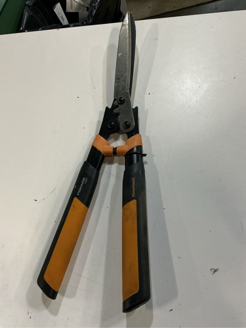 Condition photo showing As Is for fiskars 10-in standard hedge shears