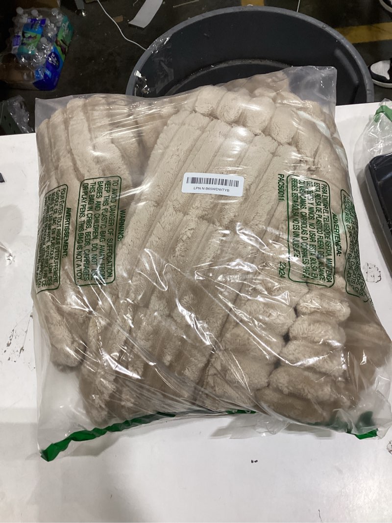 Condition photo showing Good Condition for hyha Couch Covers for Dogs Washable, Non Slip Plush Dog Sofa Protectors, Fuzzy Pet Couch Covers for 3 Cushion Sofa Pet Friendly (Khaki, 27.6" x 82.7") Khaki 27.6" x 82.7"