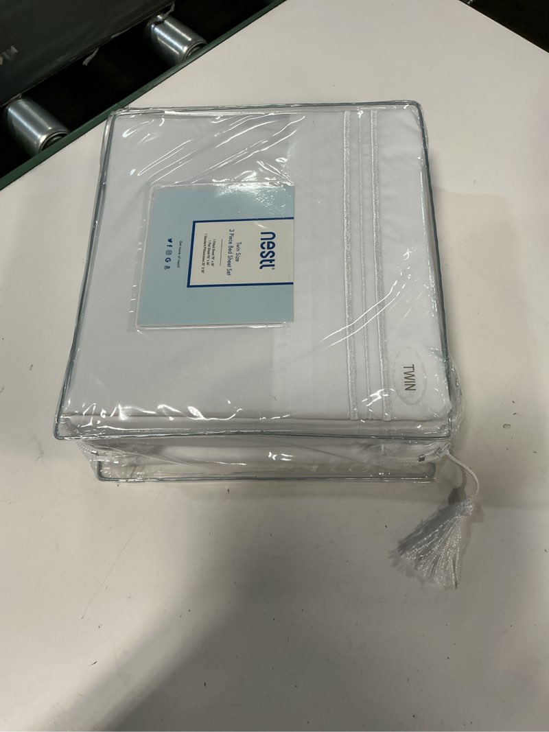 Condition photo showing Good Condition for nestl twin bed sheet set - white - instantly soft microfiber, no break-in wash - 4-piece deep pocket sheets & pillowcases, stays put all night twin 01 - white
