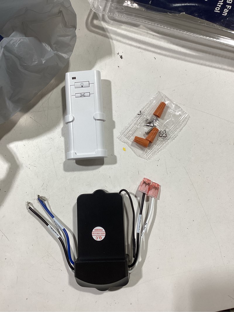 Condition photo showing Good Condition for harbor breeze universal 3.94-in 1-speed 1-setting white plastic indoor angle mount capable handheld ceiling fan remote with receiver included