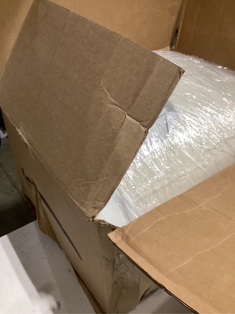 Condition photo showing Good Condition for King comforter 