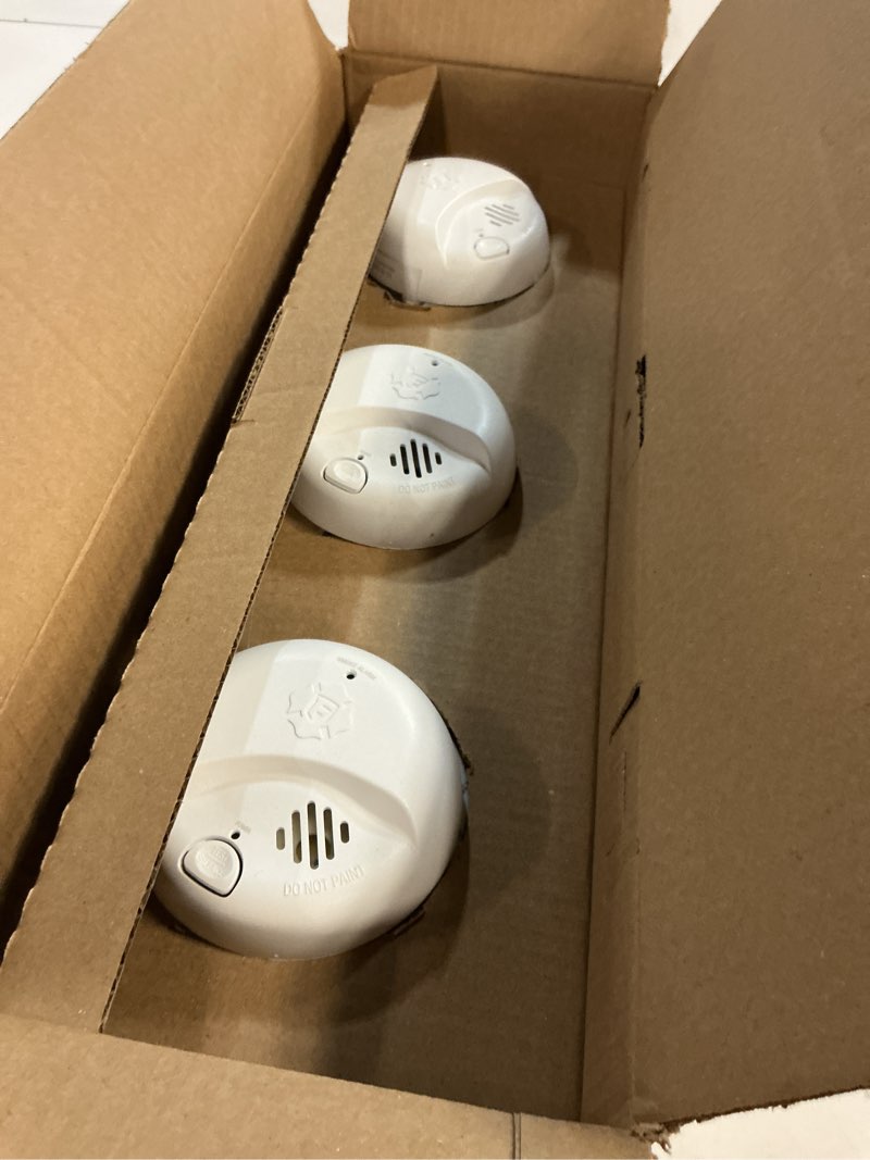Condition photo showing Good Condition for First Alert SMICO100-AC Interconnect Hardwire Combination Smoke & Carbon Monoxide Alarm with Battery Backup, 6-Pack 6-Pack Precision Detection SMICO100-AC