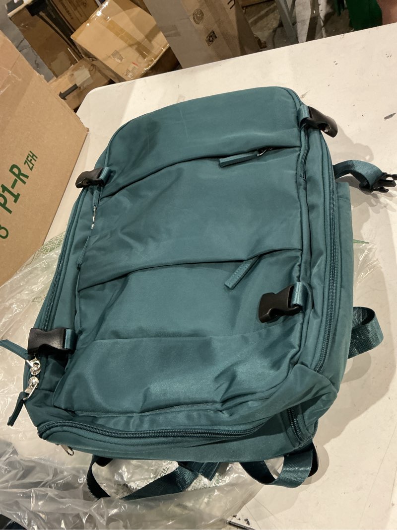 Condition photo showing Good Condition for large travel backpack usb port laptop compartment
