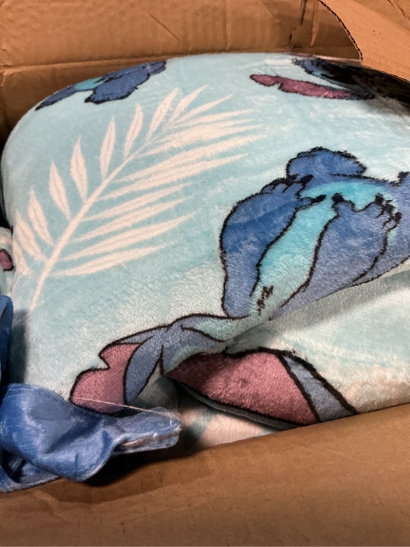 Condition photo showing Good Condition for northwest silk touch sherpa slumber bag, 27" x 56" classic palms 27" x 56"