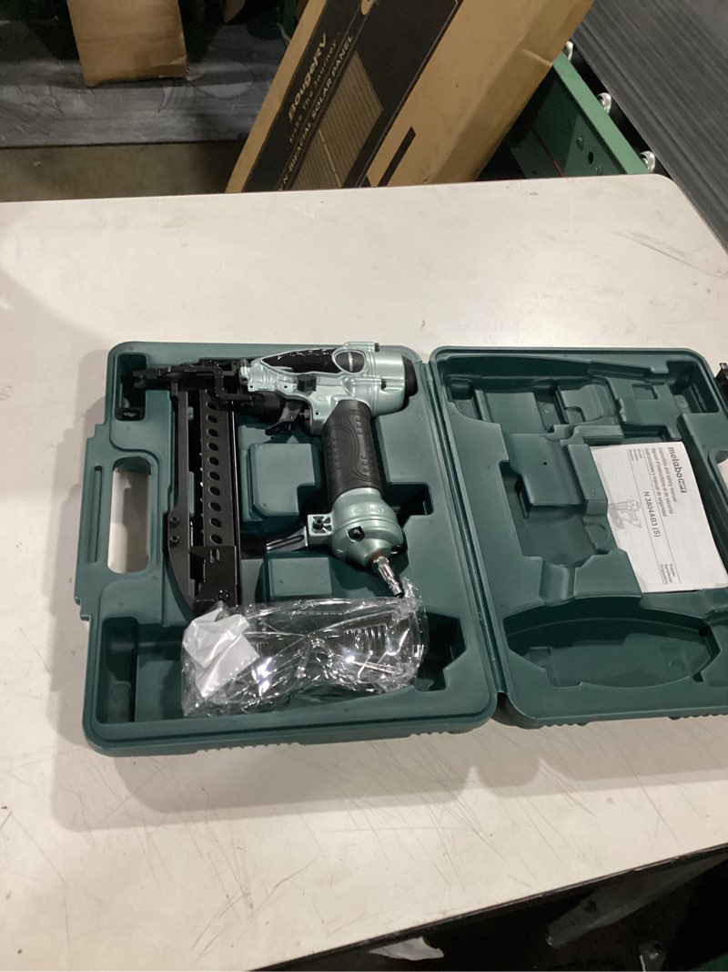 Condition photo showing Good Condition for hitachi 18 gauge 1/4" narrow crown stapler n3804ab3s 1/2" - 1 1/2" l staples