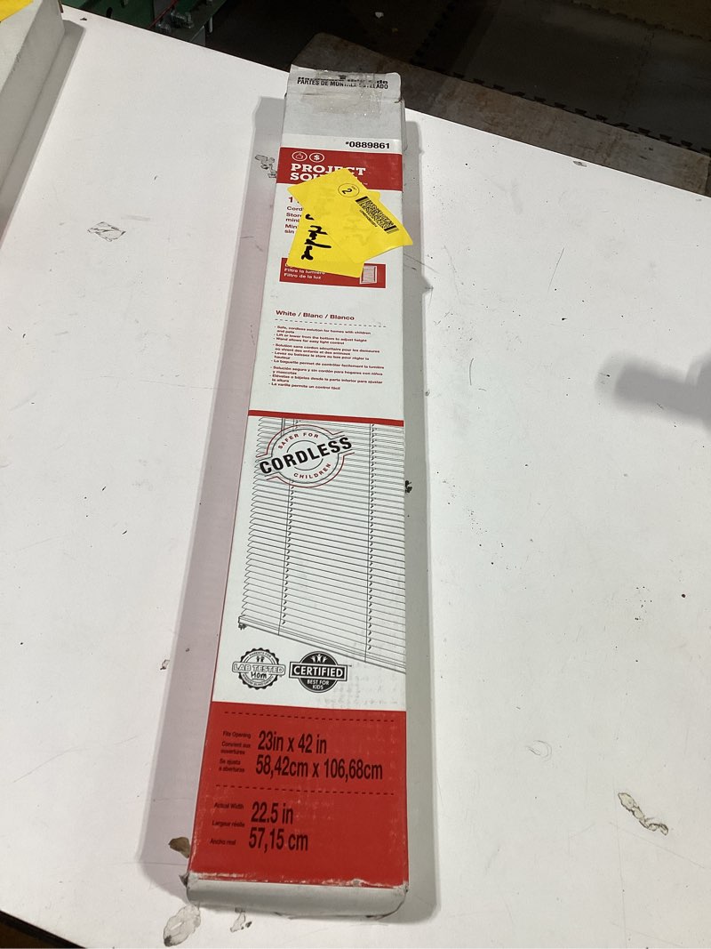 Condition photo showing Good Condition for yoshade 1-in slat width 39-in x 72-in cordless white aluminum light filtering vertical blinds