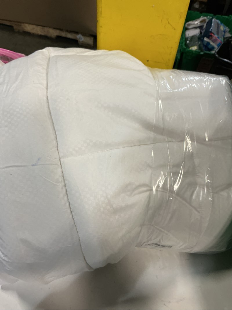 Condition photo showing As Is for MATBEBY Full Size Mattress Pad - Cooling Breathable Mattress Topper, Quilted Fitted Mattress Protector, Pillow Top Mattress Cover with 8-21" Deep Pocket, Soft, Machine Washable, White, 54x75 Inches White - Checkered Full