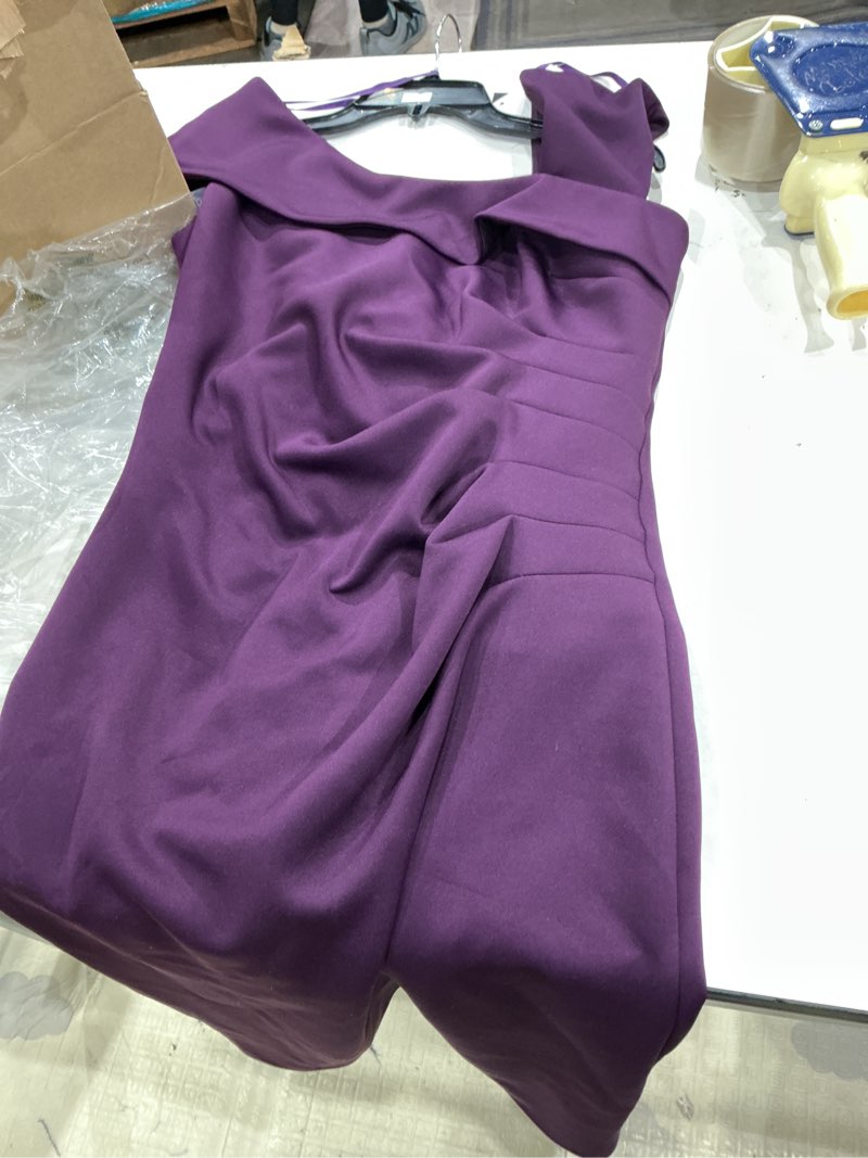 Condition photo showing Good Condition for xscape women's 7249xa, plum, 16