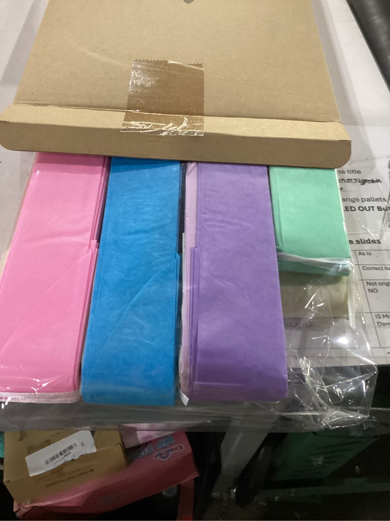 Condition photo showing Good Condition for giegxin 6 pcs 31.5" 24" pastel giant paper flowers wonderland wall decoration pink,blue,purple 31.5", 24" 6