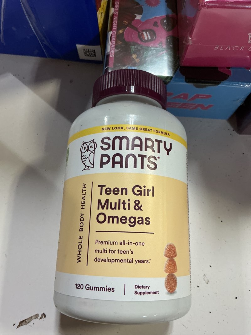 Condition photo showing New/Like New for ((EXP:05/JUN/2025))SmartyPants Teen Girl Multivitamin Gummies: Omega 3 Fish Oil (EPA/DHA), Vitamin C, D3, B12, Vitamin A, K & Zinc, Gluten Free, Includes Biotin to Support Hair, Skin & Nails, 120 Count (30 Day Supply) Old Formula