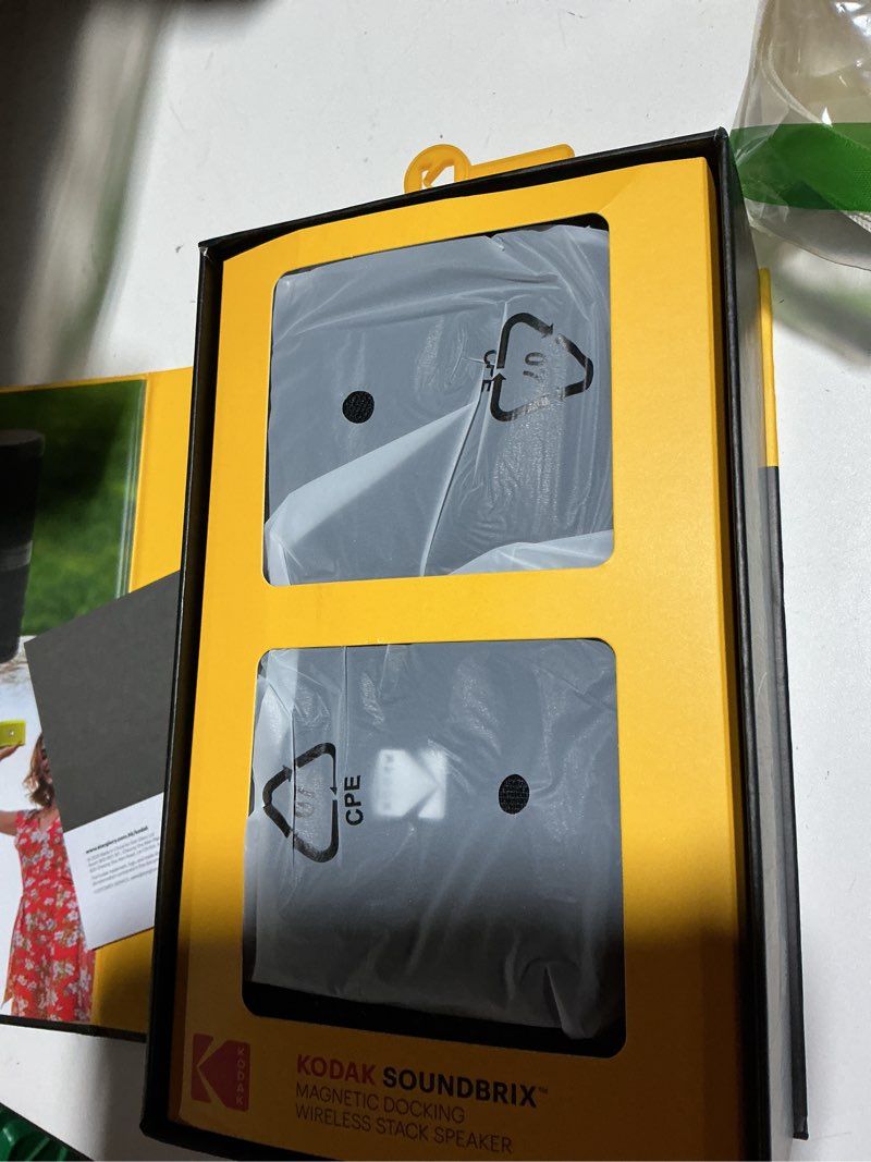 Condition photo showing Good Condition for kodak soundbrix magnetic splittable bluetooth speaker water resistant durable & portable speaker 5h of play usb c wireless connect upto 100 speakers home party travel speaker gifting bass black double speaker
