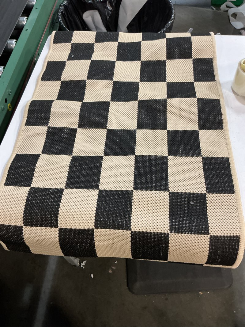 safavieh washable rug outdoor courtyard collection - 2' x 3'7", black & beige, non-shedding & easy cleaning, ideal for patio, front door, entryway, doormat (cy6918-226