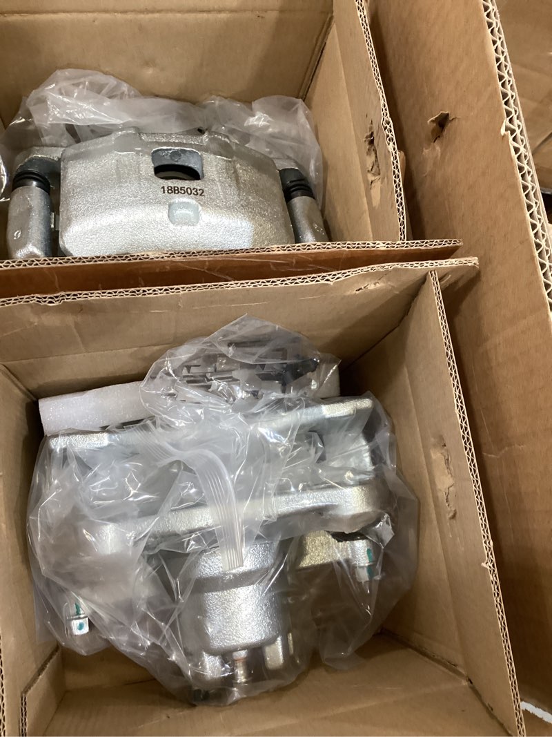 Condition photo showing Good Condition for 2pcs rear disc brake calipers replaces 18b5032 18b5033