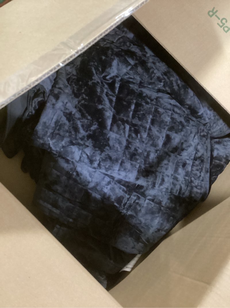 Condition photo showing Good Condition for RECYCO Luxury Velvet Quilt Set King Size Bedding Sets, Ultra Soft Velvet Comforter Set, Lightweight Channel Box Stitch Oversized Bedspread Coverlet for All Season, with 2 Shams, Black King/Cal King (108" x 92") Black