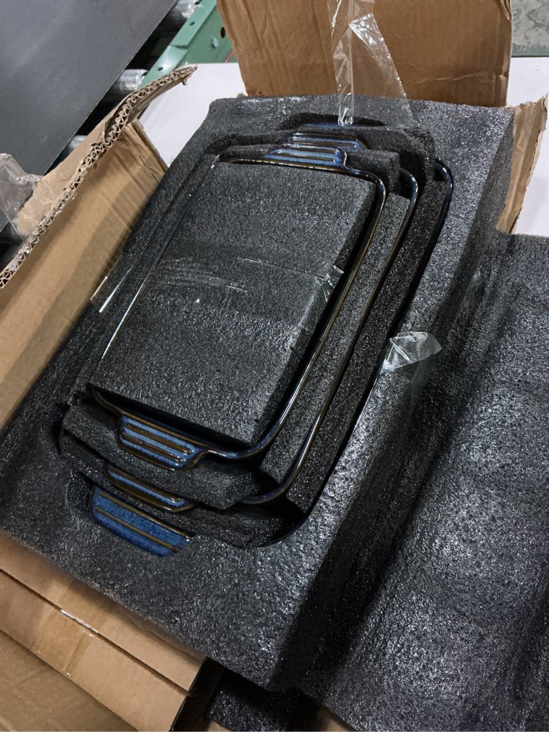 Condition photo showing Good Condition for LE TAUCI Deep Casserole Dishes for Oven, 13.7”x9.6” Ceramic Baking Dish Set with Roasting Racks, Large Lasagna Pans with Handles, Rectangular Bakeware as Gift for Mom, Forest Green (4.6QT/3.0QT/1.6QT), Set of 3