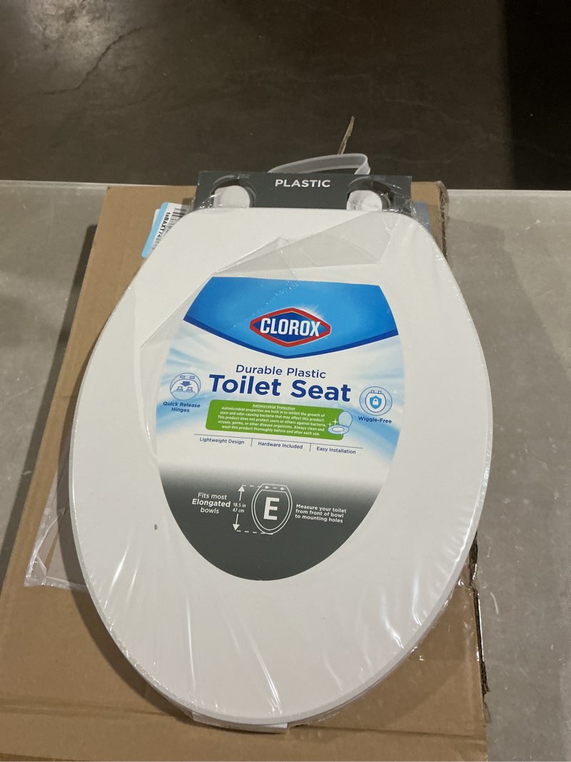 Condition photo showing Good Condition for clorox round beveled plastic toilet seat with easy-off hinges – wiggle-free design round plastic