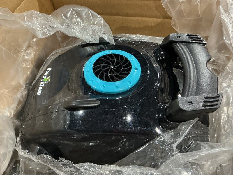 (used)cordless robotic pool cleaner, wall climbing, lightweight, extended battery life,  , advanced dual-motor, x1 auto pool vacuum for inground & above ground pools