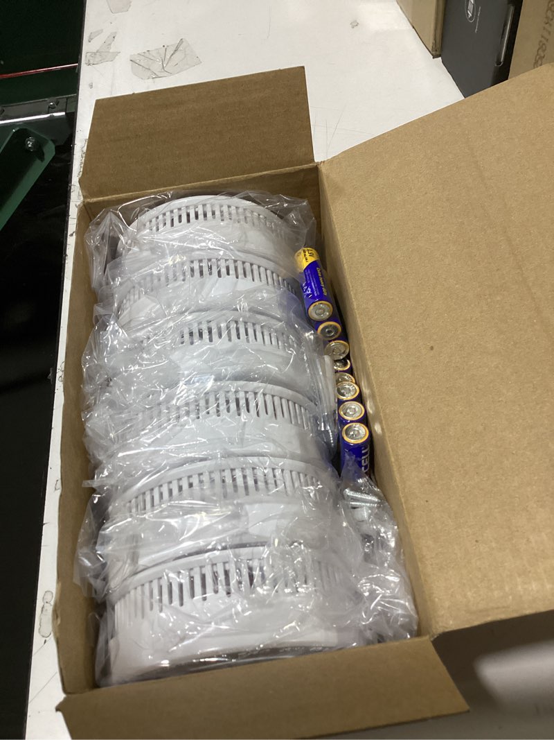 Condition photo showing New/Like New for 6 packs, 2 in 1,smoke carbon monoxide detector,carbon monoxide detectors/smoke alarm,85 db alarm,large screen readout,test button,battery operated, work state led flash,easy install 6-pack