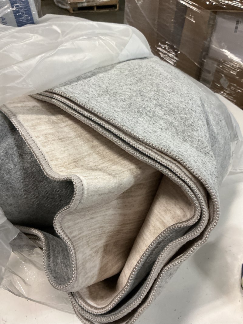 Condition photo showing As Is for Valenrug Area Rugs 9x12 Living Room - Stain Resistant 9x12 Area Rugs for Living Room, Non Slip Backing Printed Rugs for Bedroom, Folable Machine Washable Rugs (9'x12', Beige)