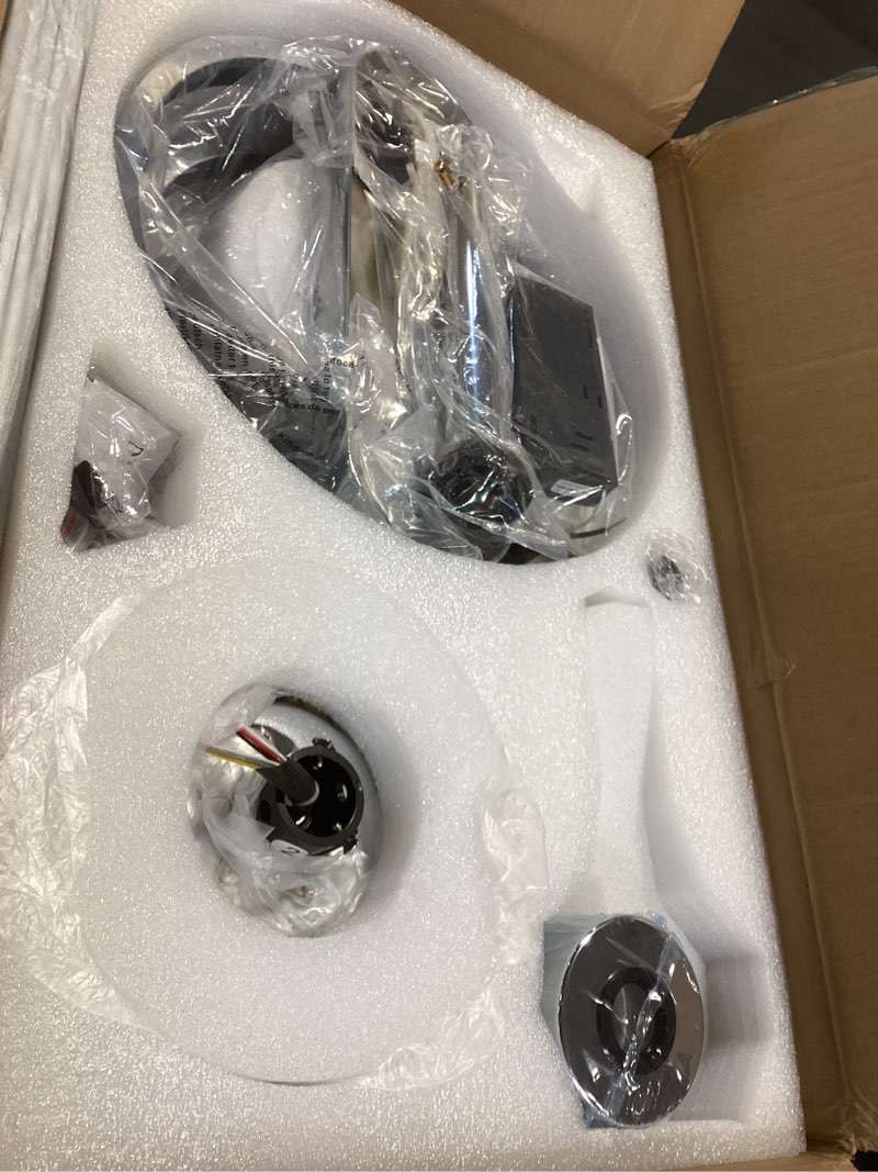 Condition photo showing Good Condition for 52" Ceiling Fan with Light Chandelier Fan Modern DC Motor Dimmable Led Fandelier Ceiling Fan with Light for Bedroom, Living Room 52 inch Silver