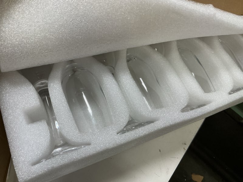 Condition photo showing Good Condition for UMEIED Set of 16 Champagne Glasses, Champagne Flutes with Classic Shape, Long stem Sparkling Wine glasses for Wedding, Restaurant, Bar, Wine Toasting, Clear Transparent Set of 16