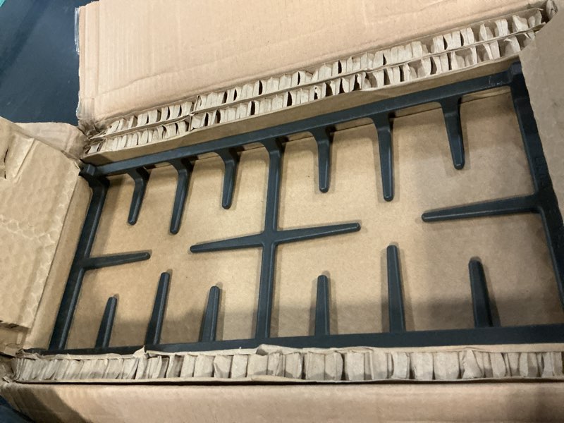 Condition photo showing Good Condition for upgraded wb31x27151 side grates wb31x27150 center grates replacement for ge general electric stove parts, wb31x24736 wb31x24737 cast iron grate cooktop burner for jgbs66rekss jgb735spss stove grate wb31x27151 & wb31x27150
