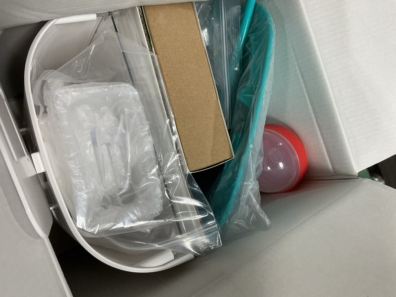 Condition photo showing New/Like New for birdsnap® TUC Bird Feeder with Camera 2K HD, Solar Panel 32GB Card 4-in-1 Perch, 160°View Auto Detect & Notify AI Identify Video Bird Camera Wireless Outdoors Ideal Gift for Birds Lover Blue bird feeder with camera