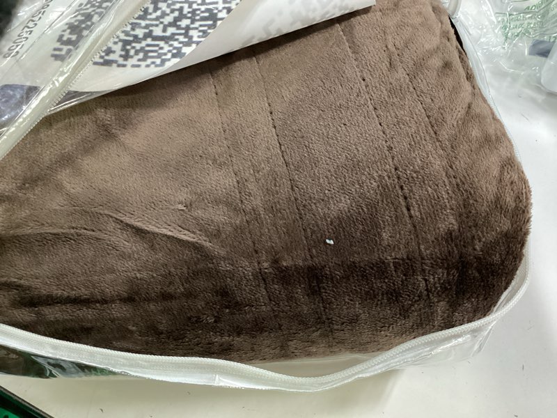Condition photo showing Good Condition for Beautyrest Heated Blanket, Eletric Throw Blanket, Soft, Warm, Reversible Plush - Sherpa Heating Blanket Throw for Office, Couch, 3 Heat Settings, 2 hr Auto Shut Off, Machine Washable, 50 x 60 Brown