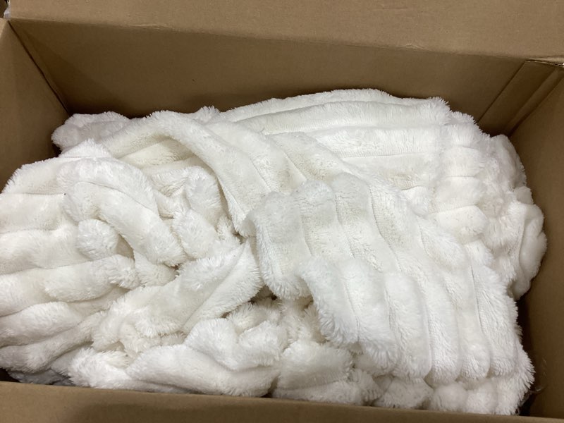 Condition photo showing Good Condition for Bedsure Fluffy Duvet Cover Set - Ultra Soft Plush Shaggy Comforter Cover Queen Size, Warm Flannel Fleece Bed Sets for Winter, 3 Pieces (Striped Pattern, Coconut White) 01 - Coconut White (No Comforter) Queen (90" x 90")