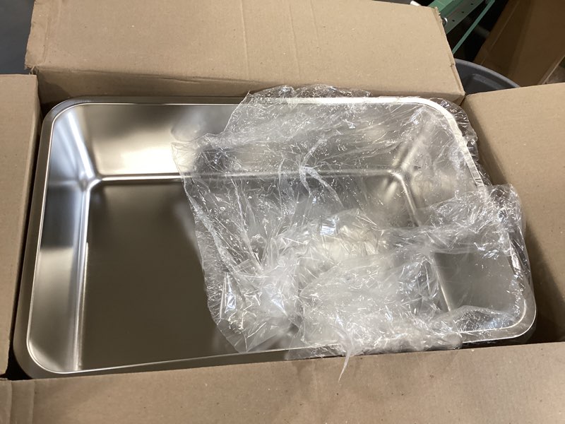 Condition photo showing Good Condition for iprimio ultimate stainless steel xl cat litter box - xl litter box for big cats - large - never absorbs odor, stains, or rusts - easy cleaning litterbox designed by cat owners (1 pan) box only x-large