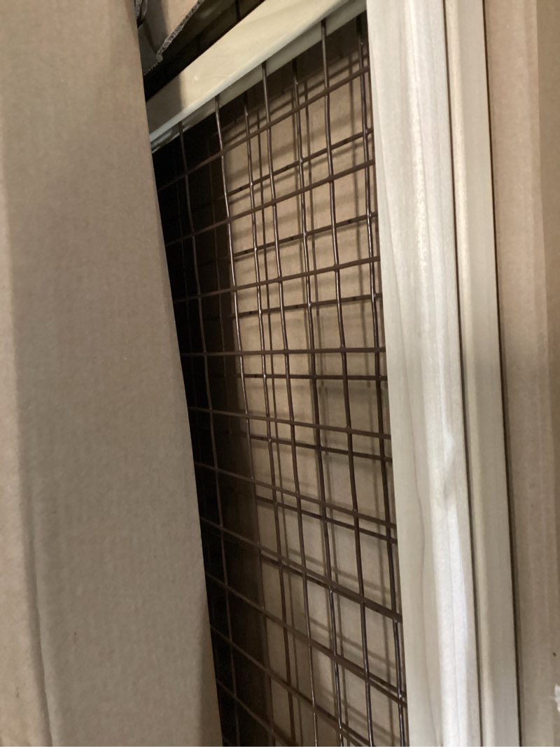 Condition photo showing Good Condition for mypet north states 48" wide wire mesh gate: made in usa, simply expand and lock in place. pressure mount. fits 29.5"- 48" wide (37" tall, sustainable hardwood) (b07ftrh55z)